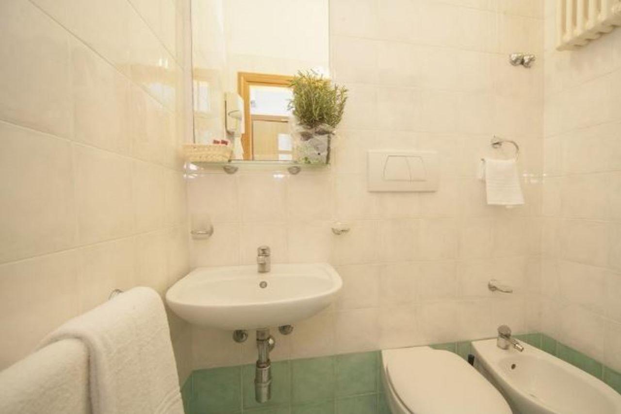 Hotel Manola ريميني المظهر الخارجي الصورة