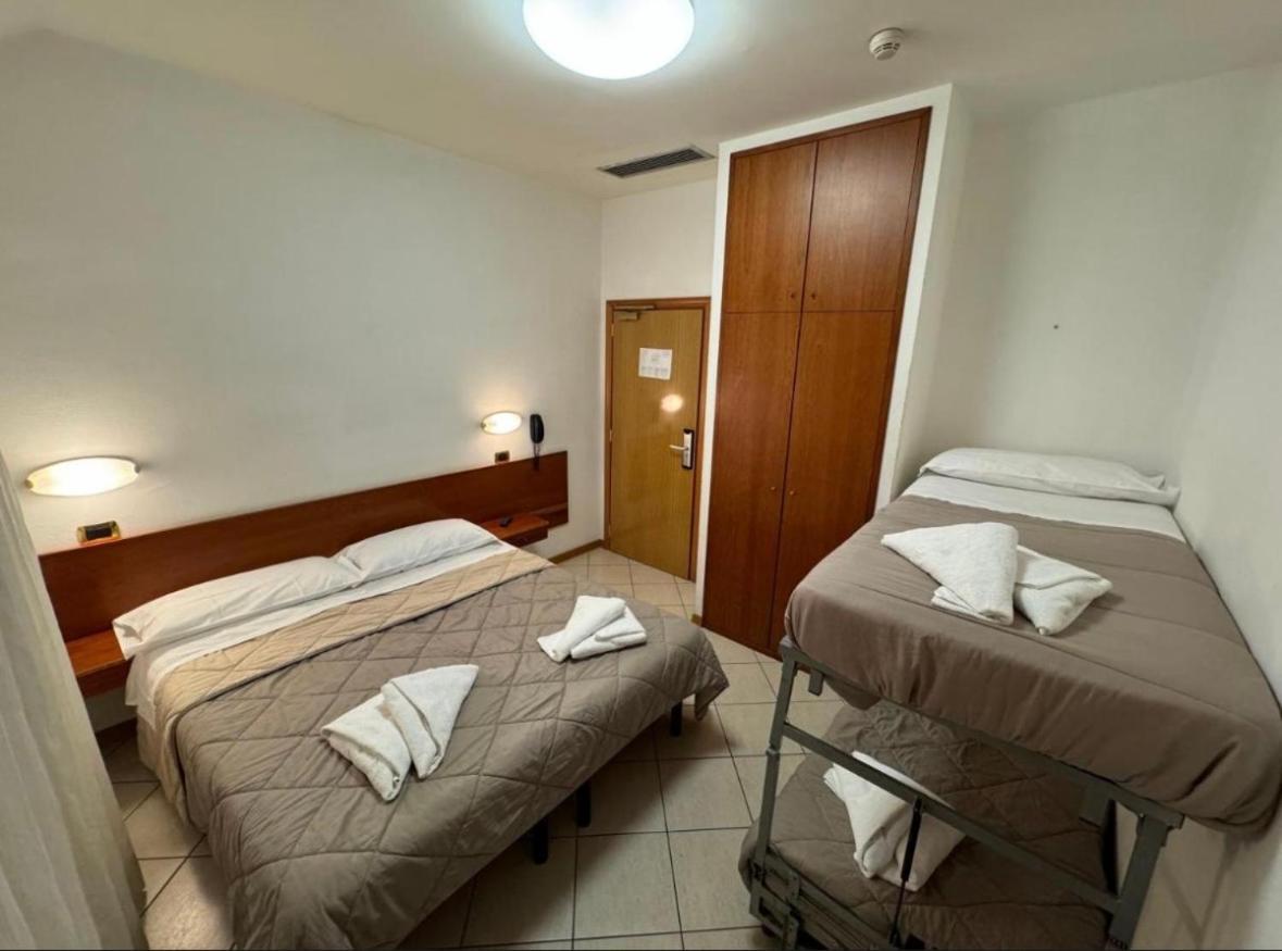 Hotel Manola ريميني المظهر الخارجي الصورة