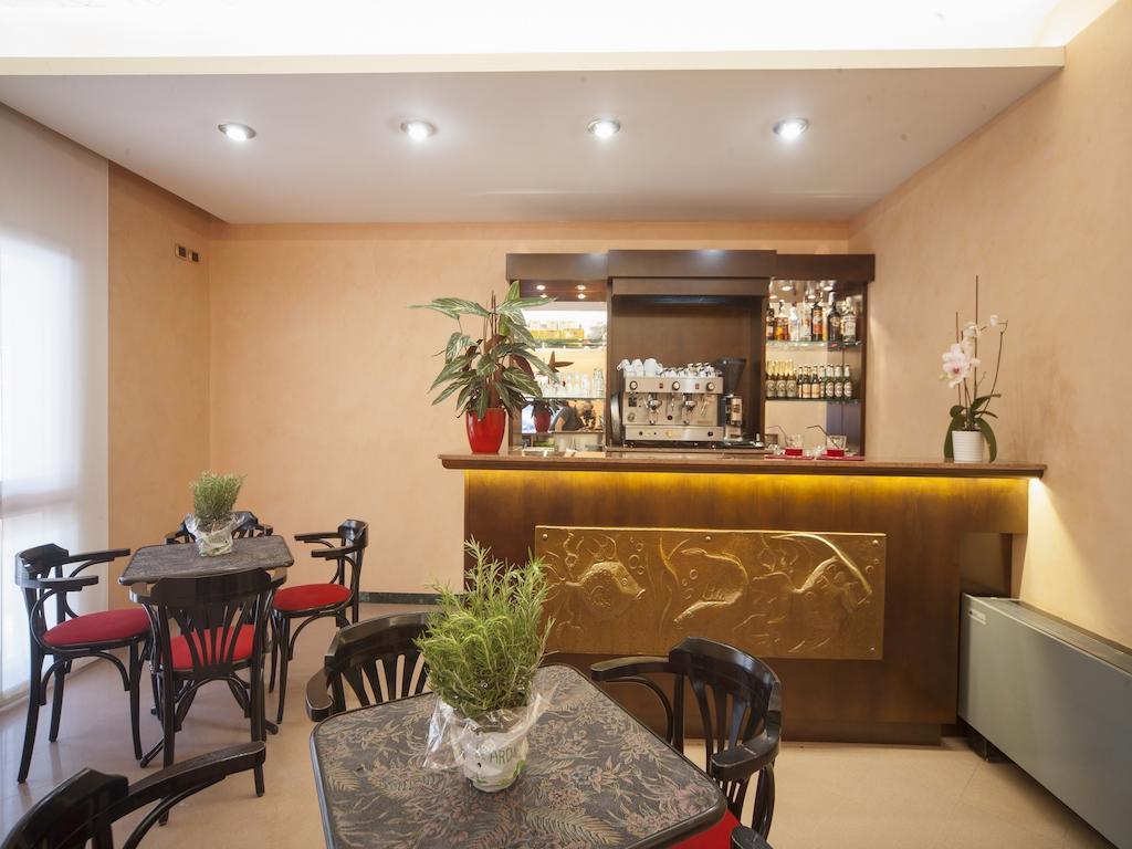 Hotel Manola ريميني المظهر الخارجي الصورة