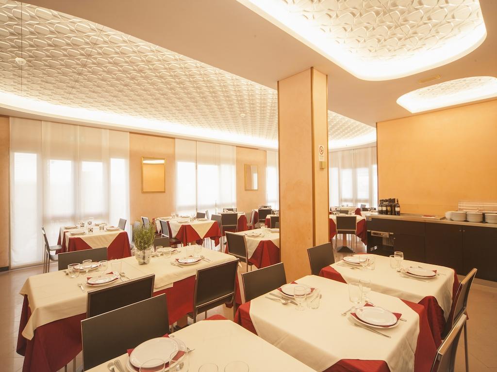 Hotel Manola ريميني المظهر الخارجي الصورة