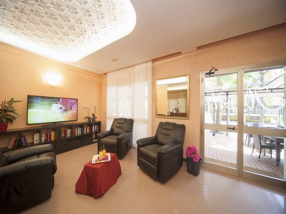 Hotel Manola ريميني المظهر الخارجي الصورة