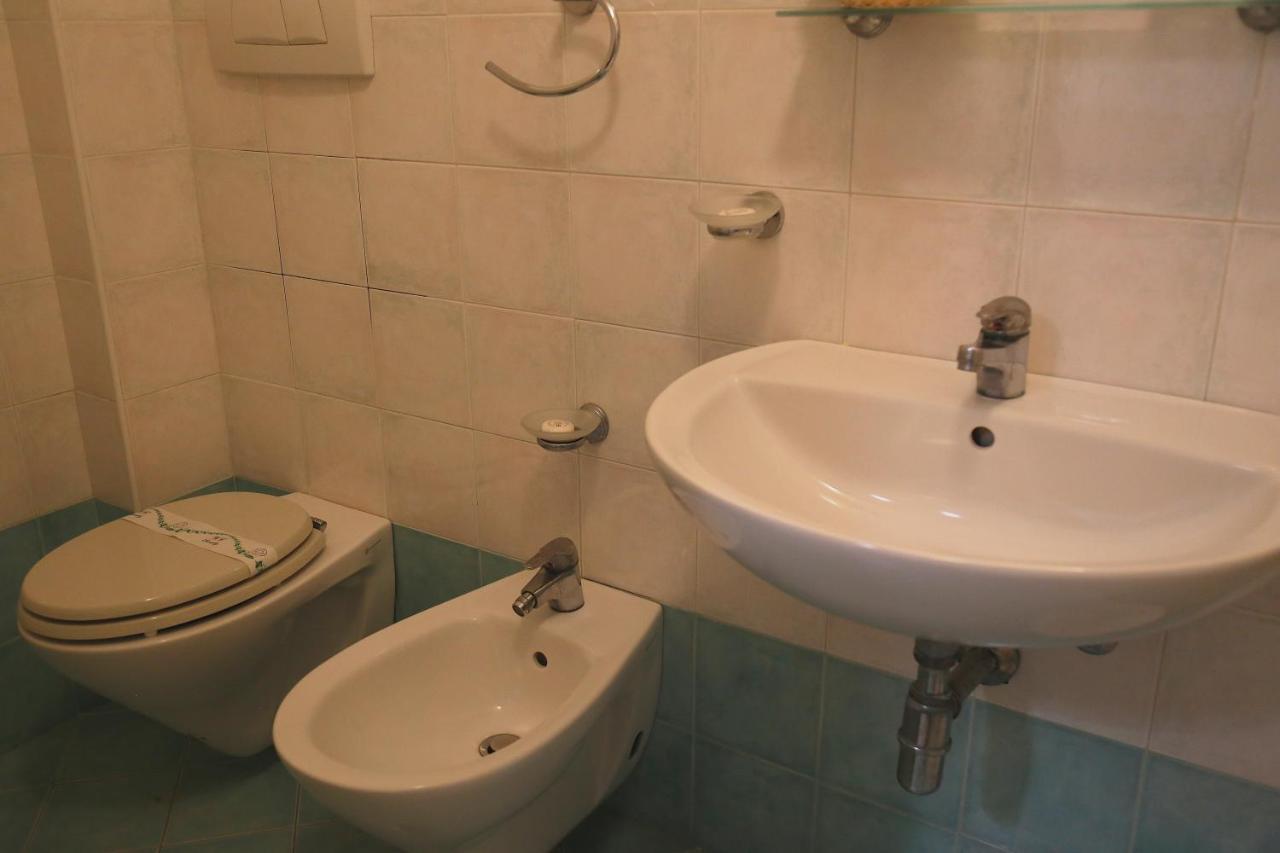 Hotel Manola ريميني المظهر الخارجي الصورة